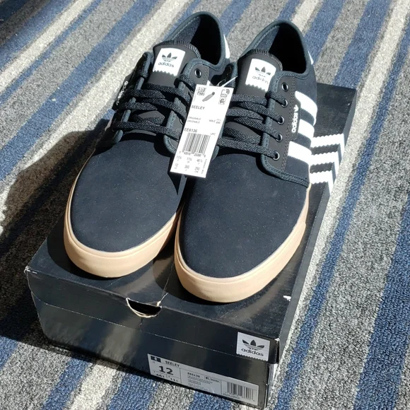 adidas gazelle silver green womens Adidas Seeley AQ8531 Mens Black Canvas Casual Low Top Lifestyle Sneake main image 0